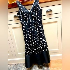 EUC Nine West size 2 flirty black and white polka dot dress